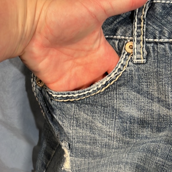 Jean cut off shorts with button pockets - Picture 7 of 9